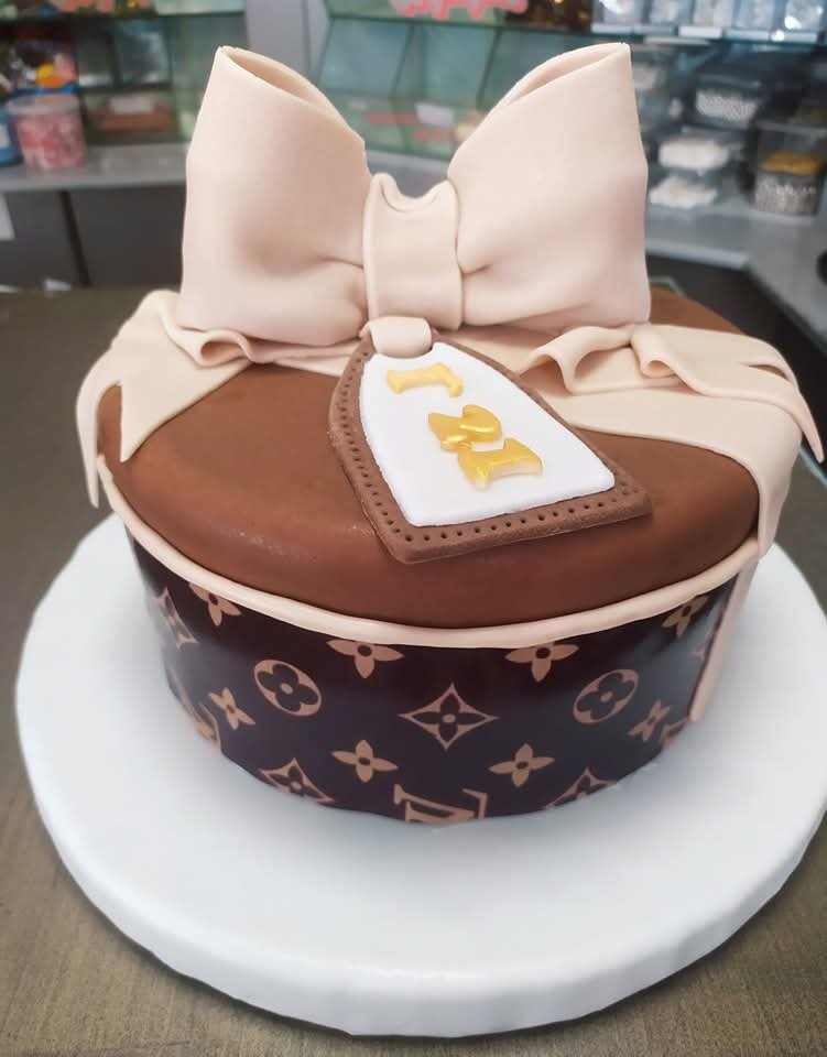 Τούρτες Κοριτσιών - Δάγκος