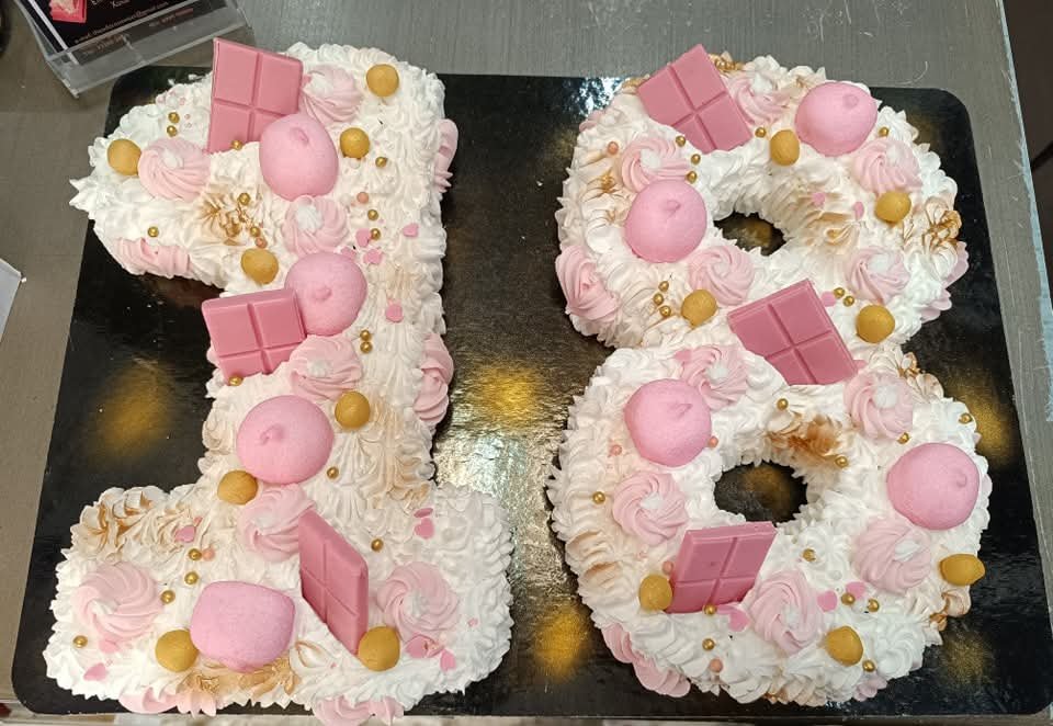 Τούρτες Κοριτσιών - Δάγκος