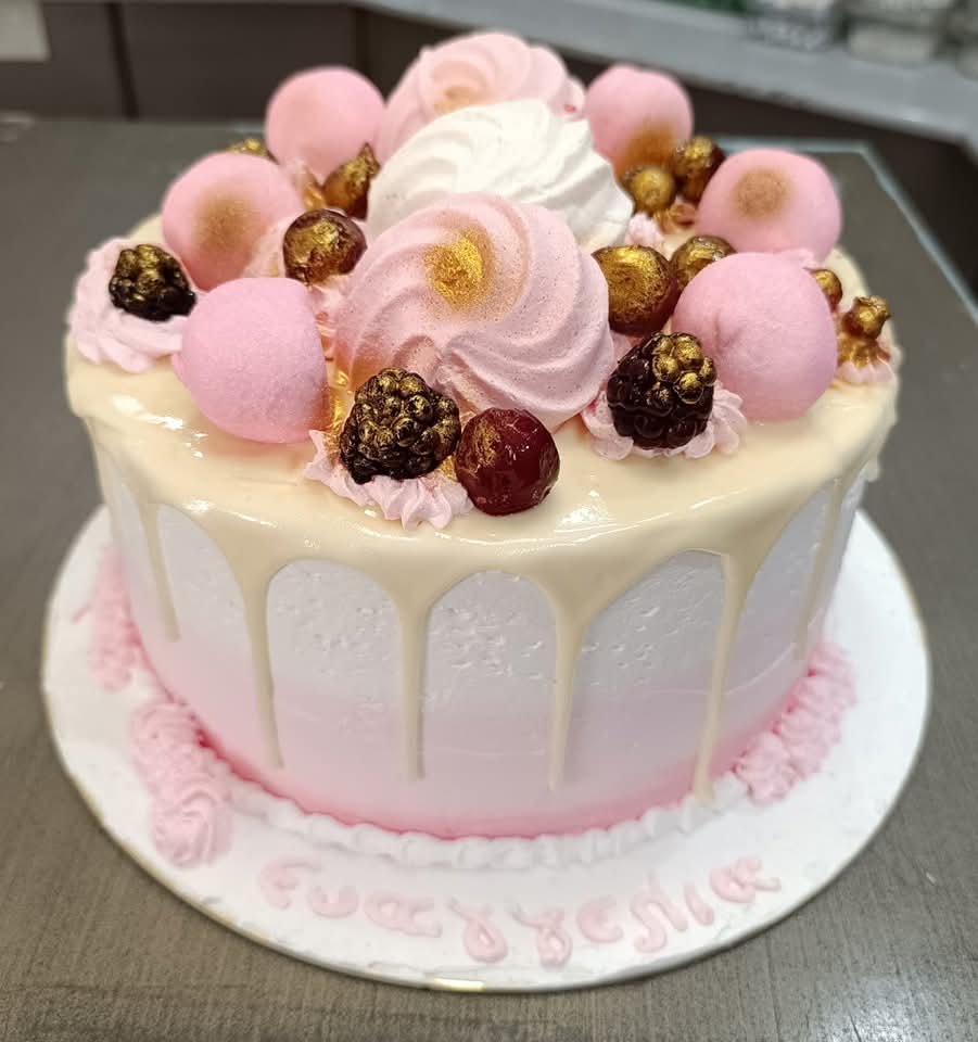 Τούρτες Κοριτσιών - Δάγκος